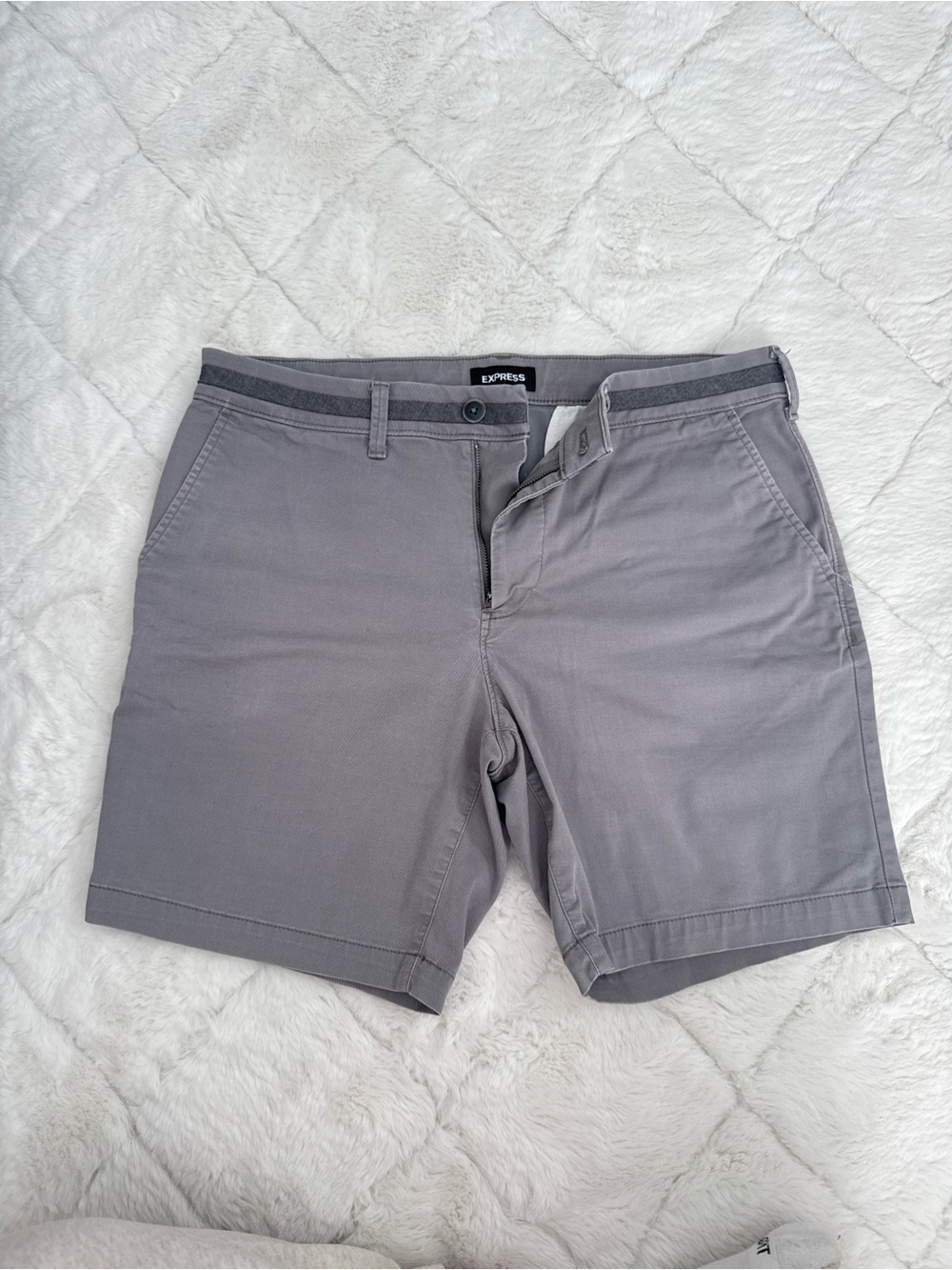 Express Men’s Gray slim shorts